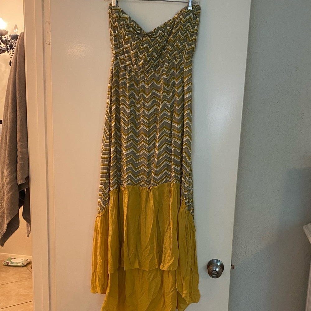 Super Cute Summer Strapless Sundress Size Large! Grey and Gold!